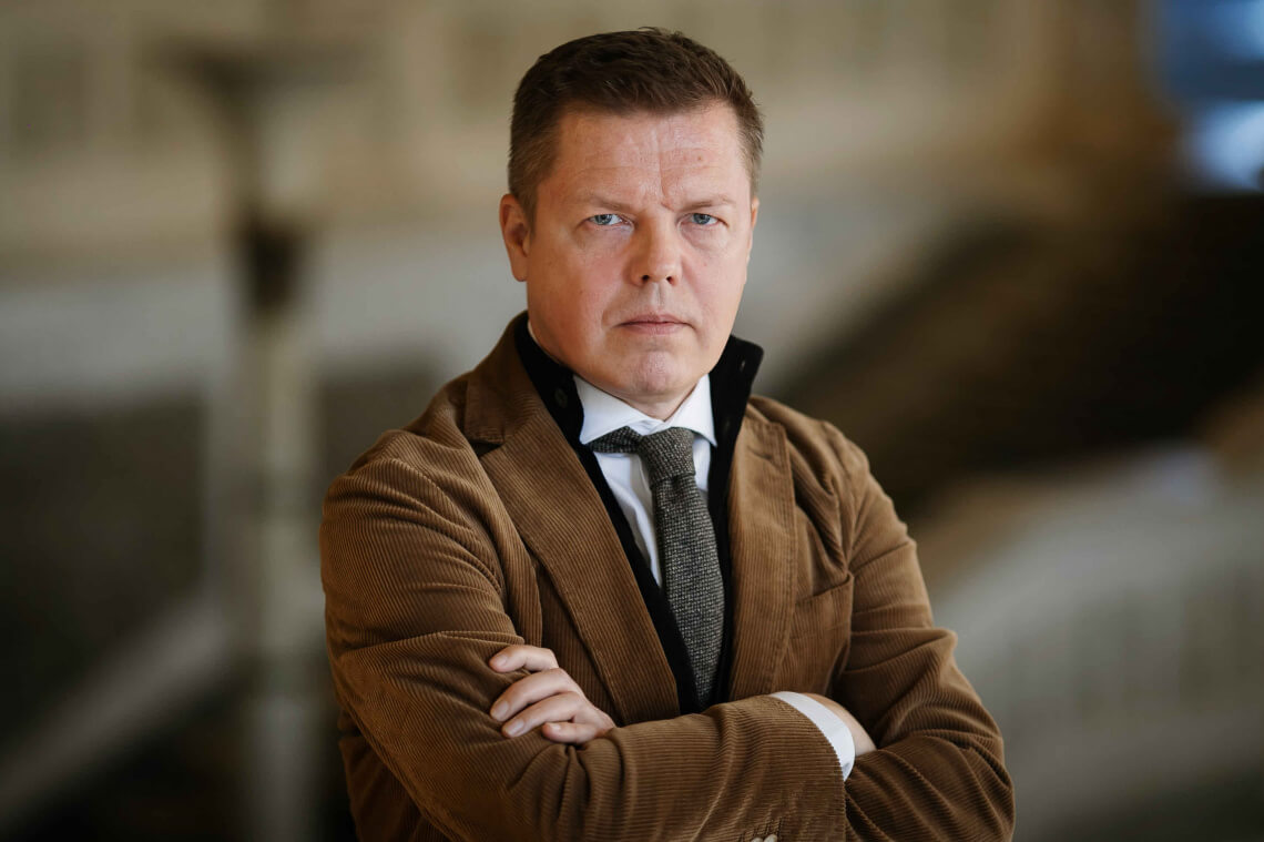 Тоталітарні режими обʼєднуються швидше, ніж Захід збирається діяти проти них, — Андрій Осадчук