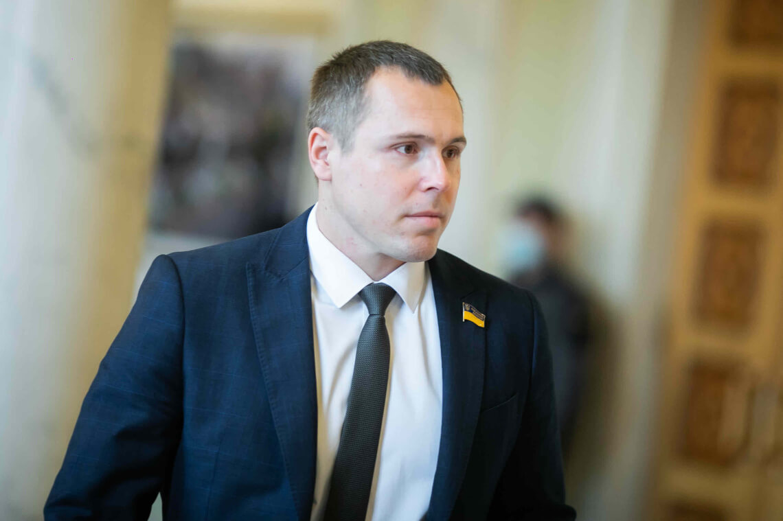 Влада має дослухатися до опозиції: Роман Костенко про неприпустимість Мінського формату